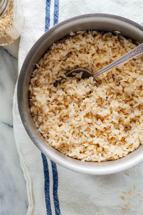 What is the ratio of water to brown rice?